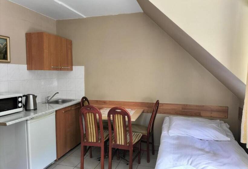 هاستل Gościniec U Zawierki