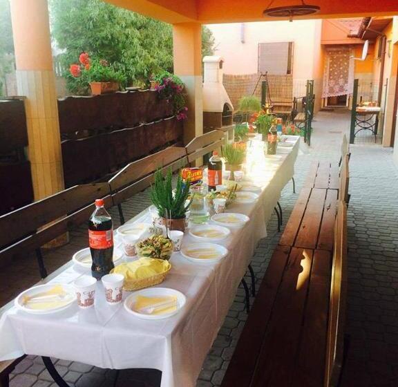 فندق صغير Karczma Chęciny