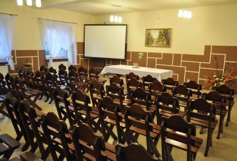 فندق صغير Karczma Chęciny