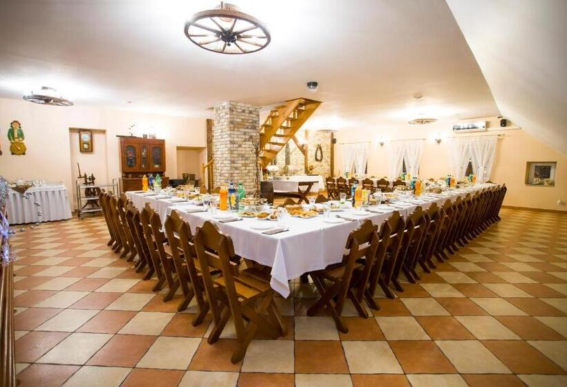 فندق صغير Karczma Chęciny