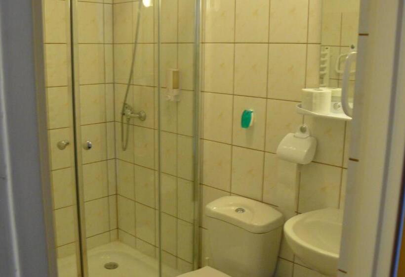 ユースホステル Knajpa Sorba