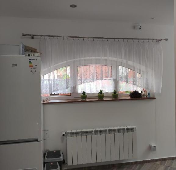 הוסטל Nad Jeziorem Kochle