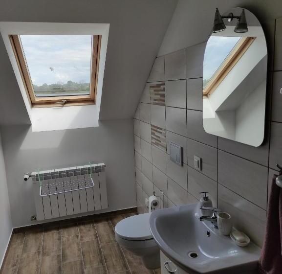 ユースホステル Nad Jeziorem Kochle