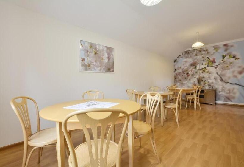 호스텔 Noclegi Wałbrzych Pokoje Konrad