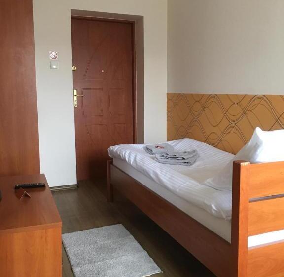 호스텔 Noclegi Wałbrzych Pokoje Konrad