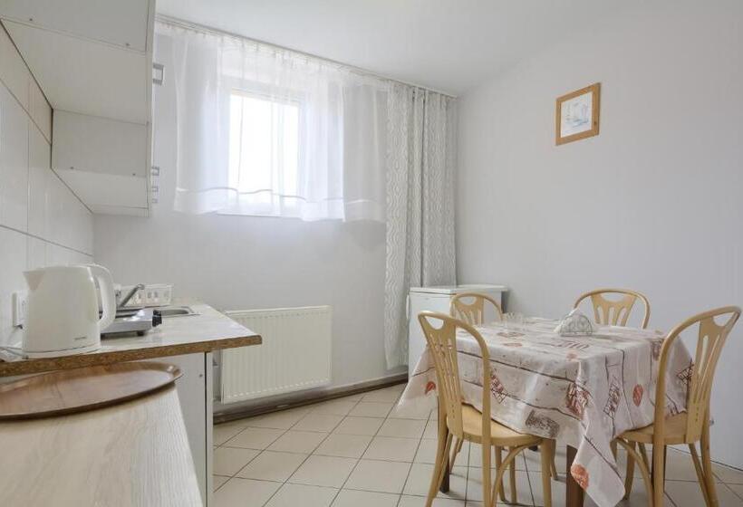 호스텔 Noclegi Wałbrzych Pokoje Konrad