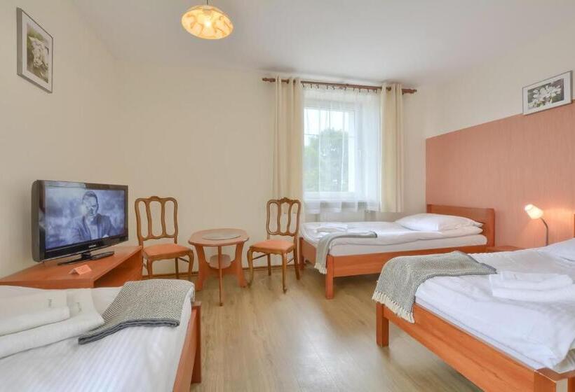 호스텔 Noclegi Wałbrzych Pokoje Konrad