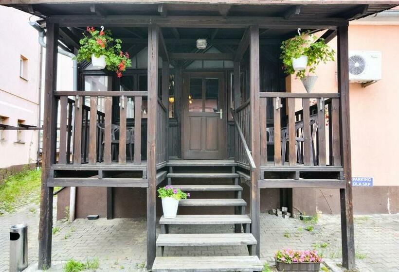 호스텔 Noclegi Wałbrzych Pokoje Konrad