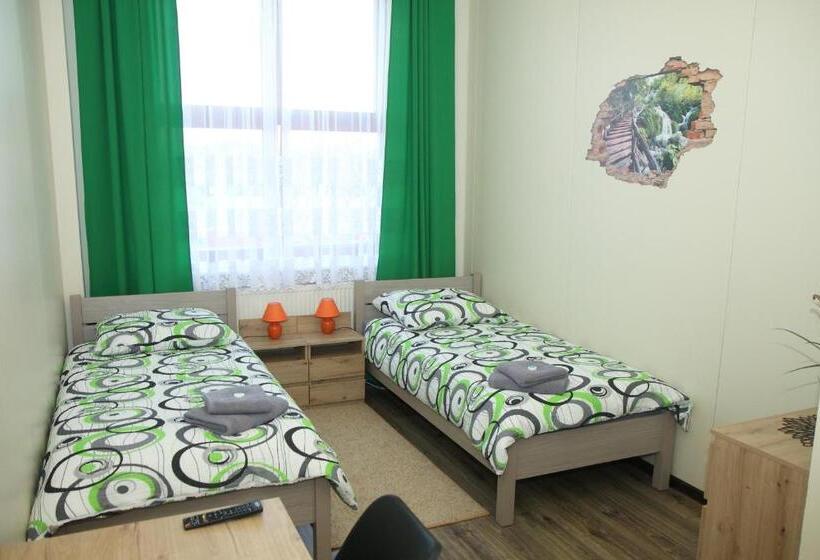 הוסטל Pokoje Nad Nysą Olszyna
