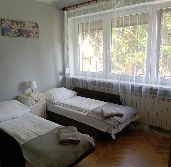 הוסטל Pokoje Pod świerkiem