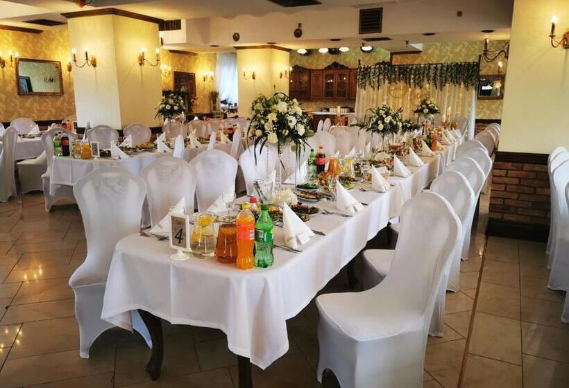 Общежитие Sala Bankietowa I Pokoje Gościnne