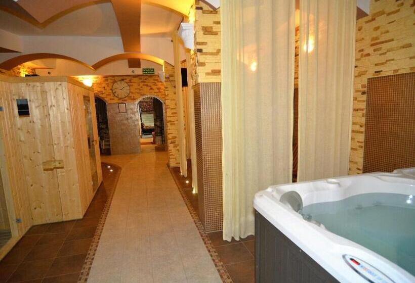 Общежитие Sala Bankietowa I Pokoje Gościnne