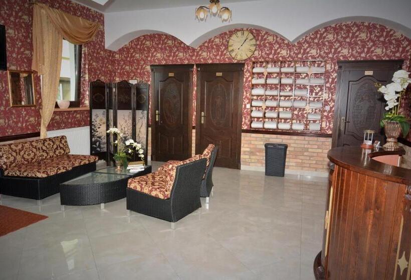 Общежитие Sala Bankietowa I Pokoje Gościnne