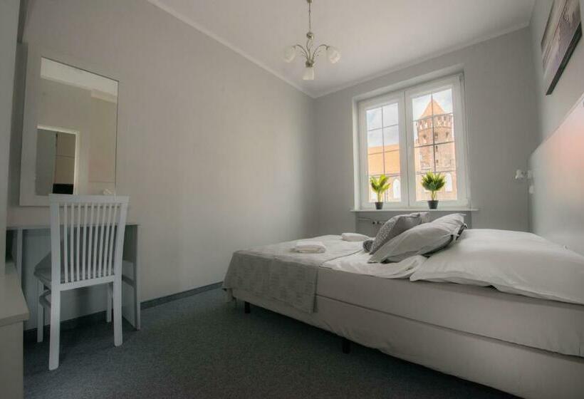 הוסטל Wide Street