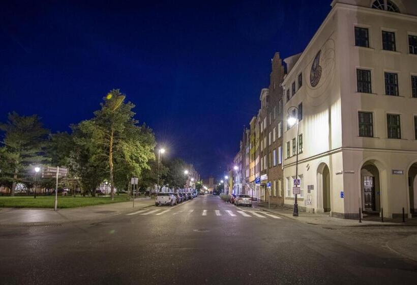 הוסטל Wide Street