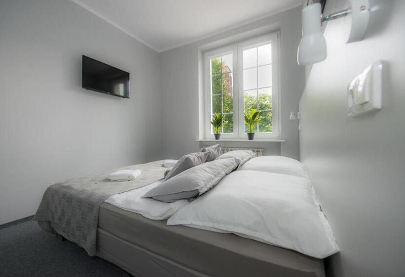 הוסטל Wide Street