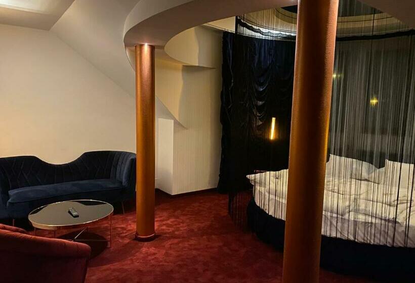 旅馆 Zajazd Chata Staropolska