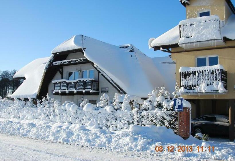 فندق صغير Zajazd I Restauracja Myśliwskie Zacisze