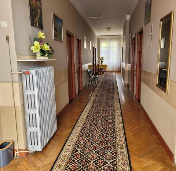 هاستل Zajazd Meran