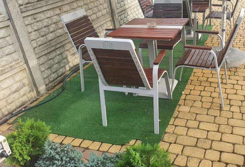 Общежитие Zajazd Orchidea Hotel 24h