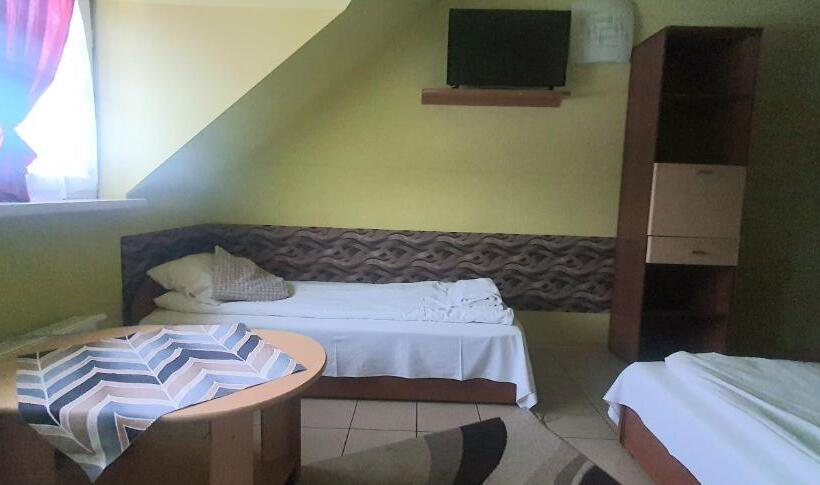 Общежитие Zajazd Orchidea Hotel 24h