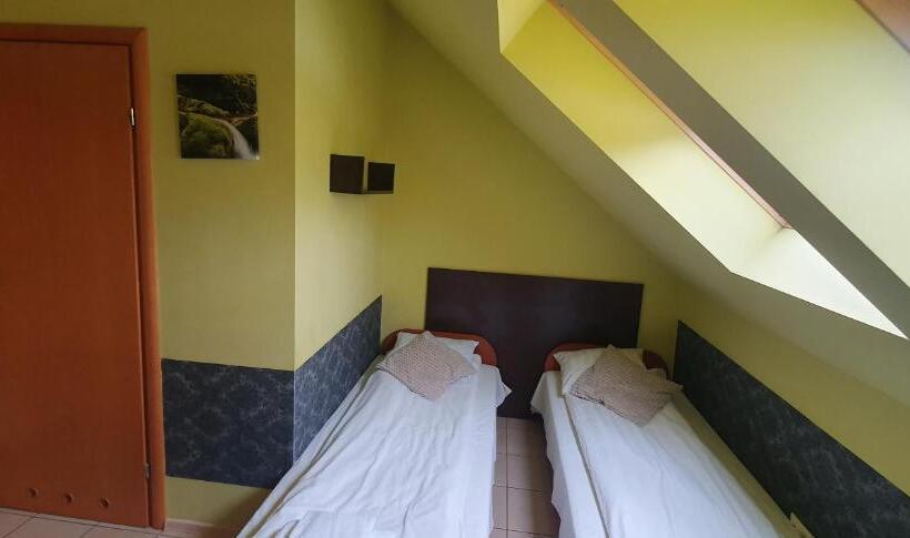 Общежитие Zajazd Orchidea Hotel 24h