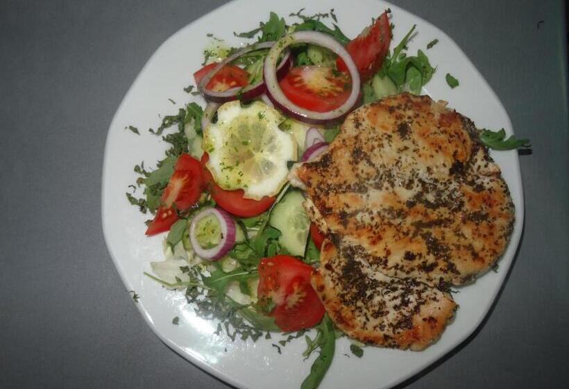 הוסטל Zajazd Pod Lipami