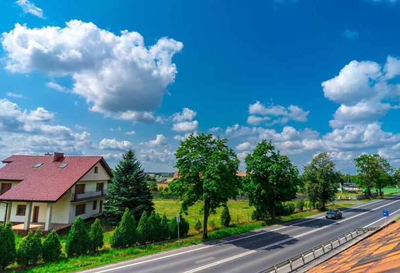 הוסטל Zajazd Pod Lipami