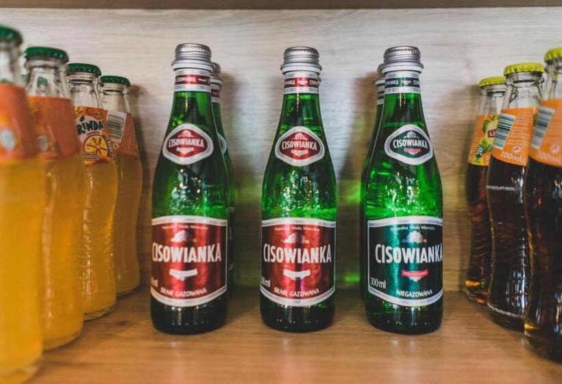 הוסטל Zajazd Pod Lipami