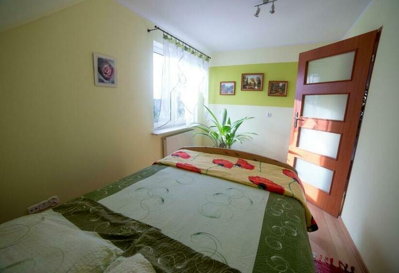 הוסטל Zajazd Relax