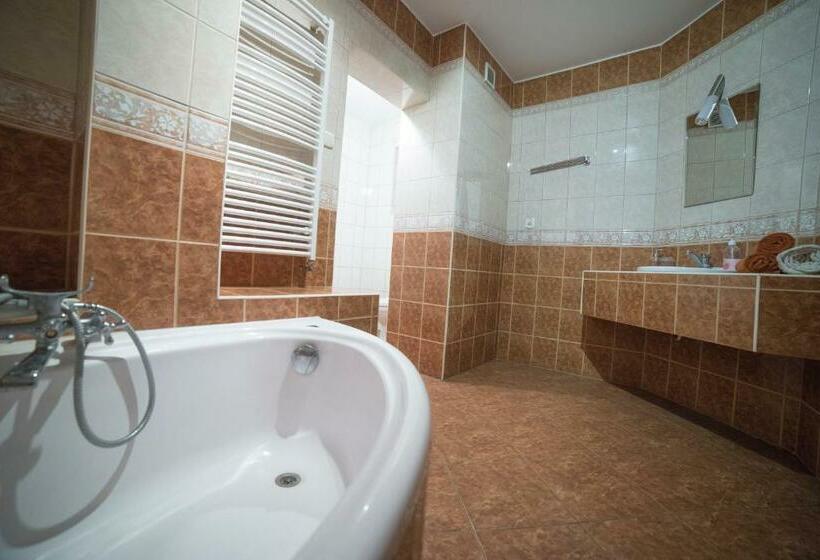 הוסטל Zajazd Relax