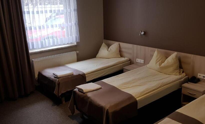 הוסטל Zajazd Tytan