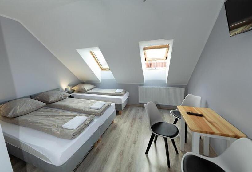 הוסטל Zajazd U Elizy