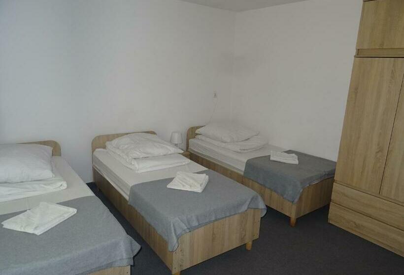 Pokoje Gościnne Holtur Podczele