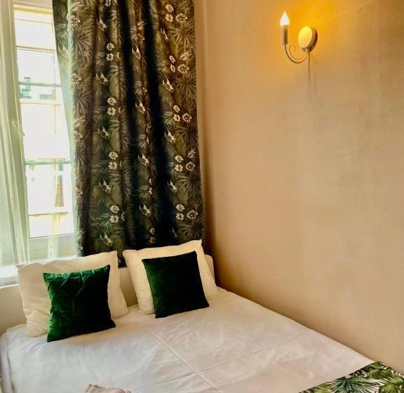 Backpack Apart Rooms