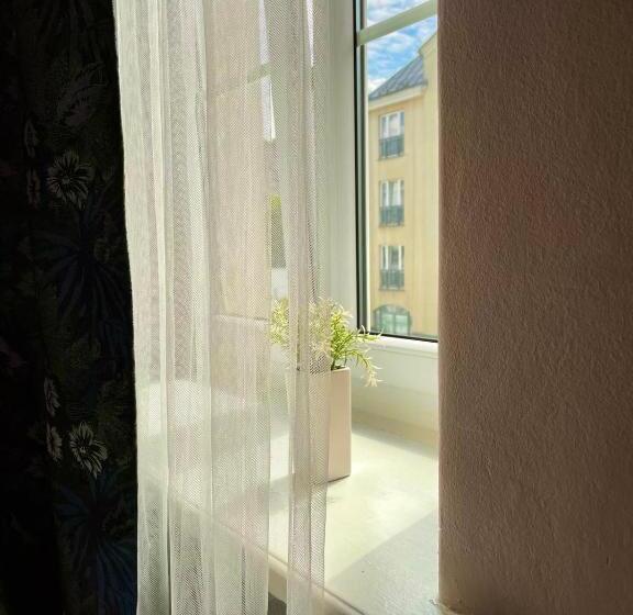 Backpack Apart Rooms