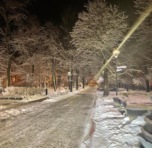 住宿加早餐  Antonina Pensjonprzykortach