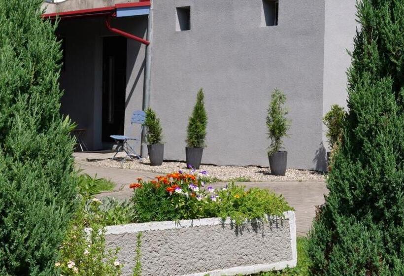 تختخواب و صبحانه śmieszek