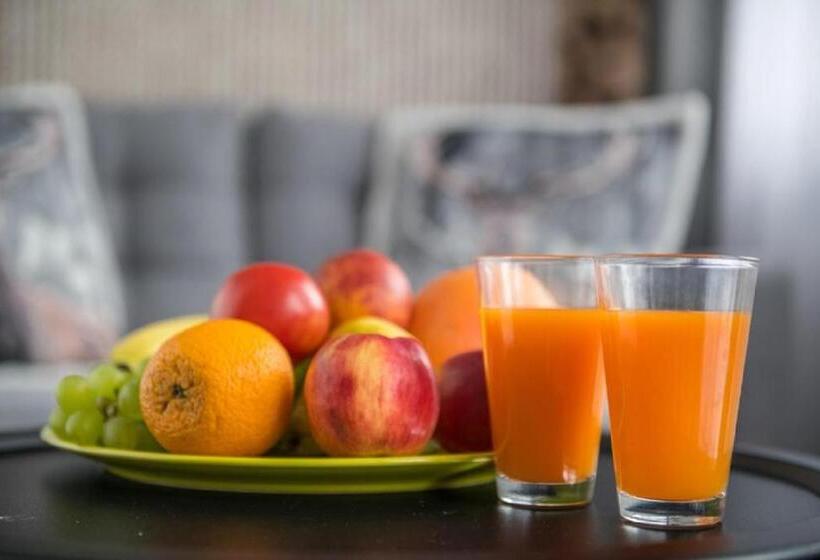 تختخواب و صبحانه Biały Jeleń Z Basenem I Jacuzzi