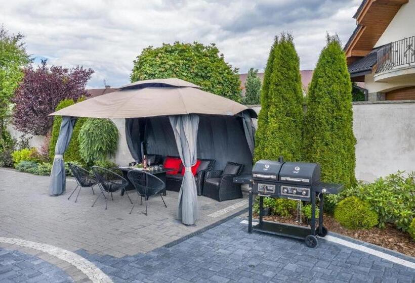 تختخواب و صبحانه Biały Jeleń Z Basenem I Jacuzzi