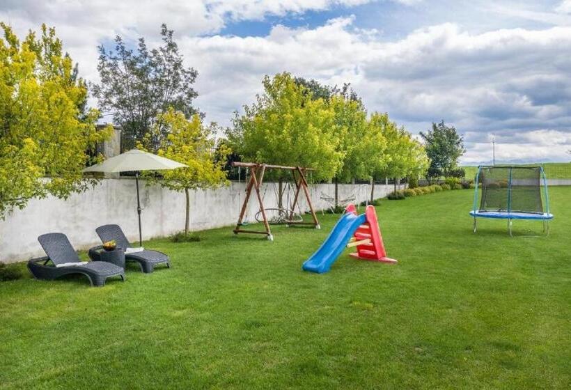 تختخواب و صبحانه Biały Jeleń Z Basenem I Jacuzzi