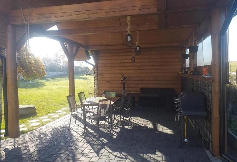 تختخواب و صبحانه Biały Jeleń Z Basenem I Jacuzzi