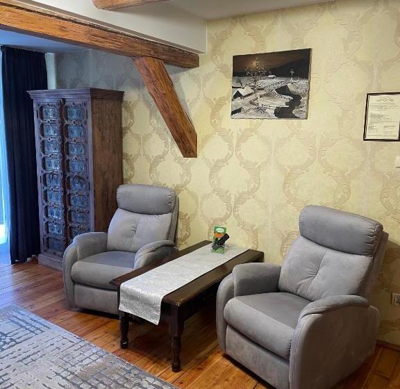 Bed and Breakfast Dworek Galosa