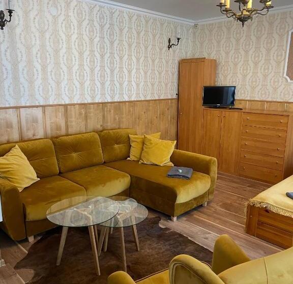 تختخواب و صبحانه Dworek Galosa