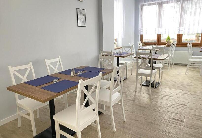 تختخواب و صبحانه Magnezja