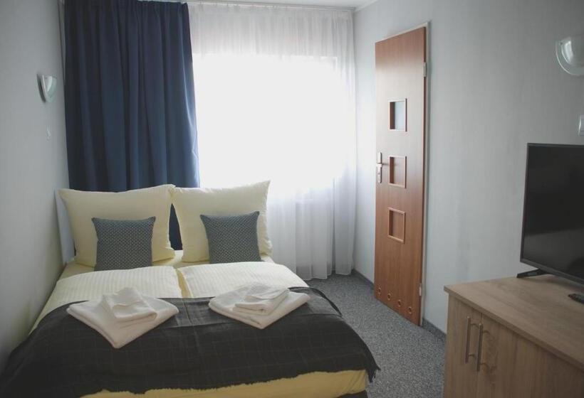 تختخواب و صبحانه Magnezja