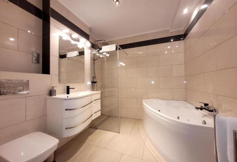 ベッドアンドブレックファースト Rezydencja Leśny Dwór