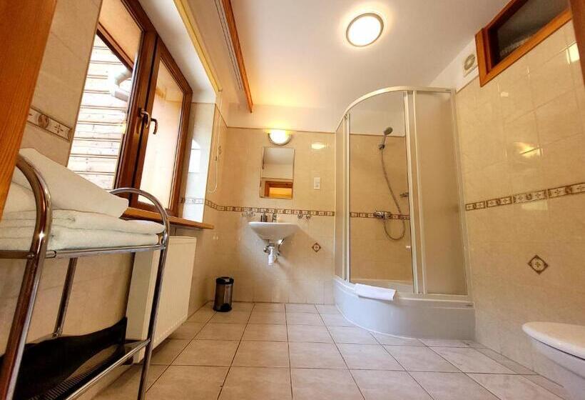 ベッドアンドブレックファースト Rezydencja Leśny Dwór