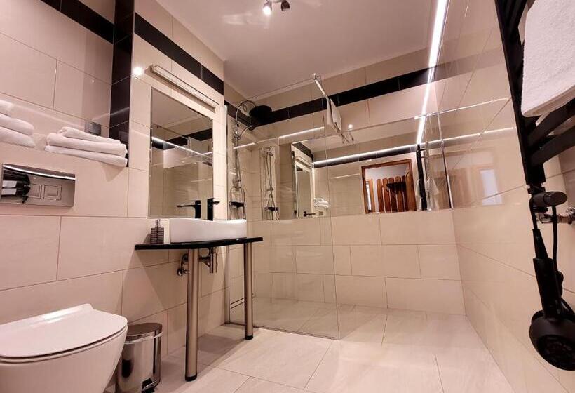 ベッドアンドブレックファースト Rezydencja Leśny Dwór