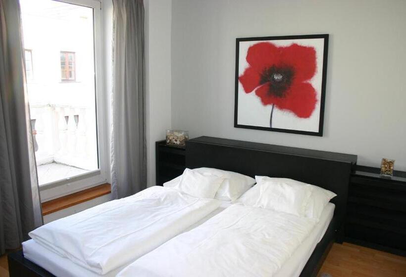 مبيت وإفطار Villa Pica Paca Old Town